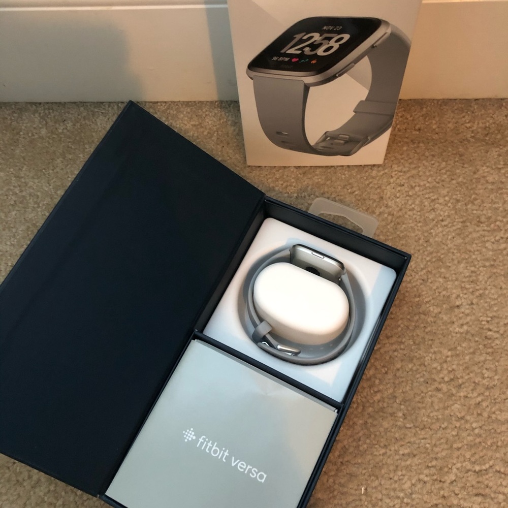 Fitbit Versa - image 3